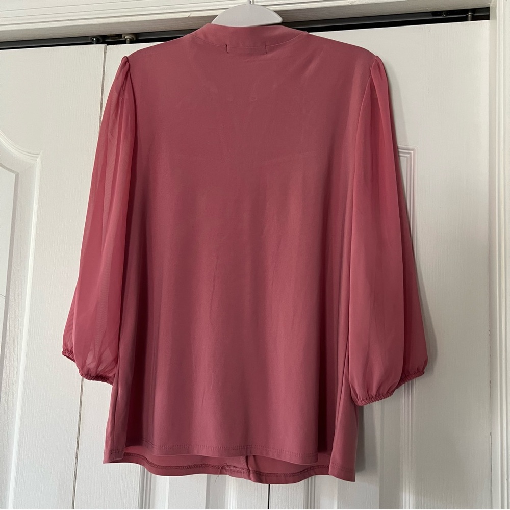 Atelier 29 Pink Button-Up Blouse Sheer Sleeve and Neckline Size Medium - Picture 10 of 10